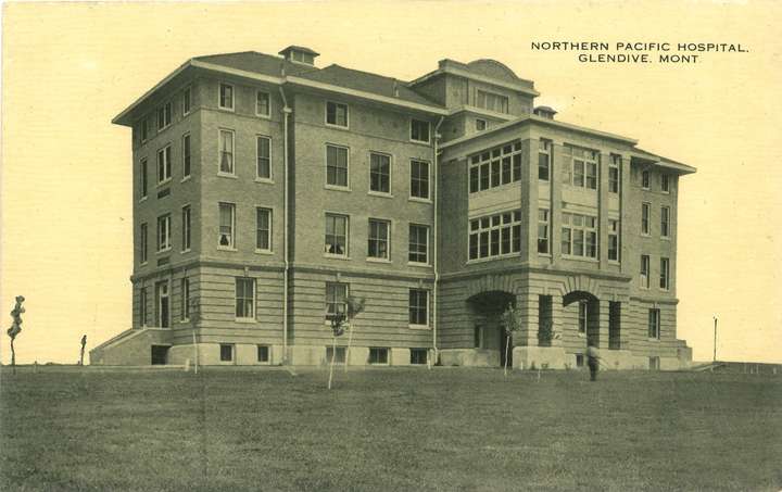 Postcard of Northern Pacific Hospital, Glendive, Montana
