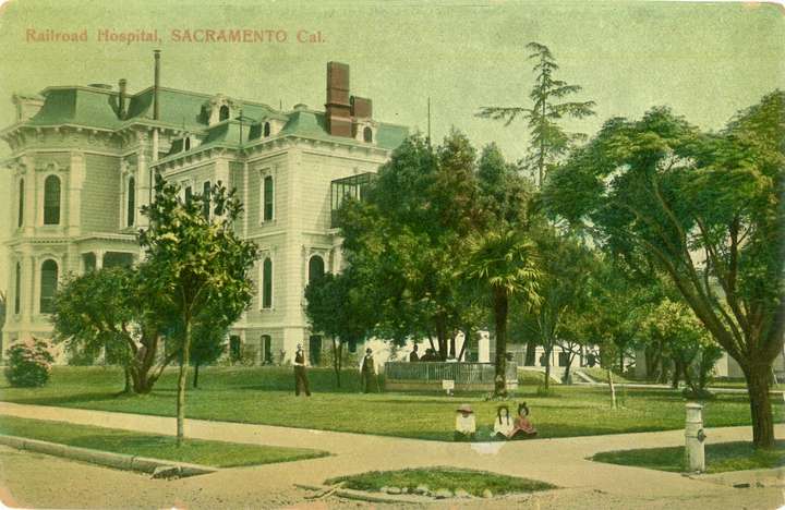Postcard of Southern Pacific Railroad Hospital, Sacramento, California