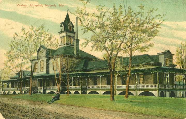 Postcard of Wabash Railroad Hospital, Moberly, Missouri